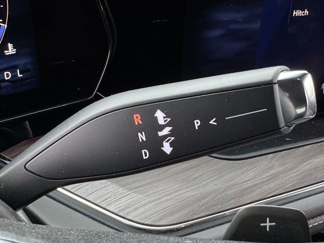 Used 2025 Chevrolet Tahoe Z71 w/ Comfort Package image 19