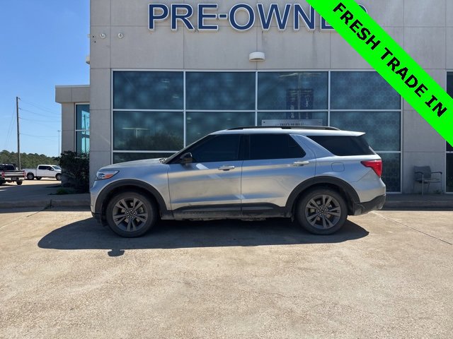 Certified 2022 Ford Explorer XLT w/ Equipment Group 202A image 2