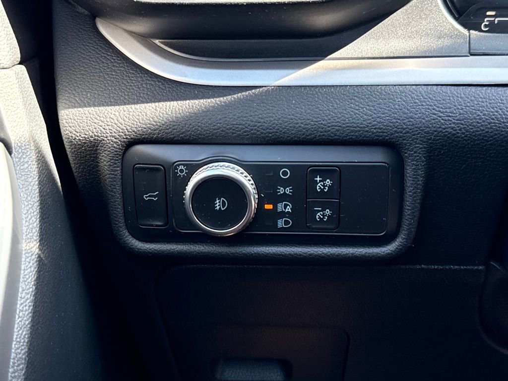 Certified 2020 Ford Explorer XLT w/ Equipment Group 202A image 25