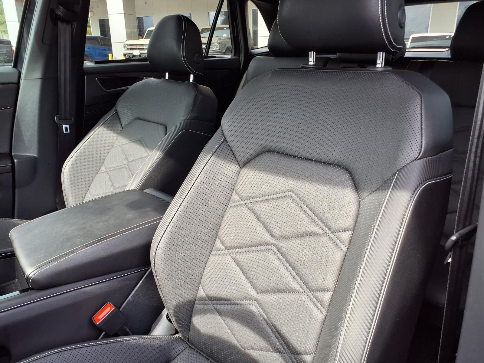 Used 2025 Volkswagen Atlas Cross Sport SE FWD image 15