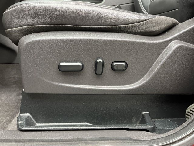 Certified 2019 Ford Escape Titanium w/ U9j03 - Titanium Tow Package AWD/4WD image 11