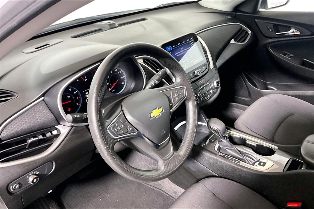 Used 2024 Chevrolet Malibu LT image 10
