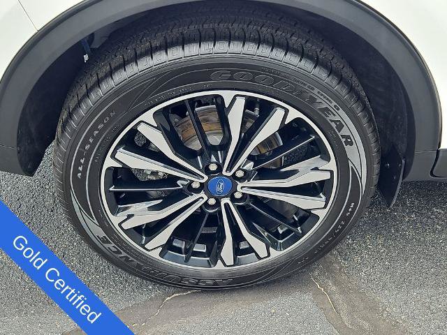 Certified 2022 Ford Escape SEL w/ SEL Stealth AWD Package image 32