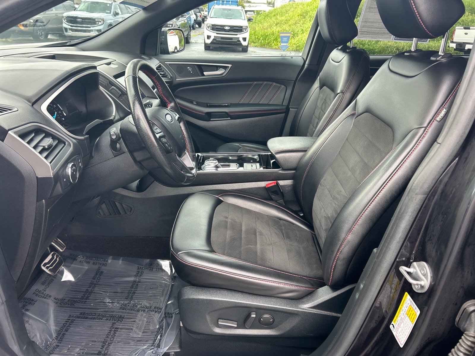 Certified 2020 Ford Edge ST-Line w/ Cold Weather Package AWD/4WD image 6