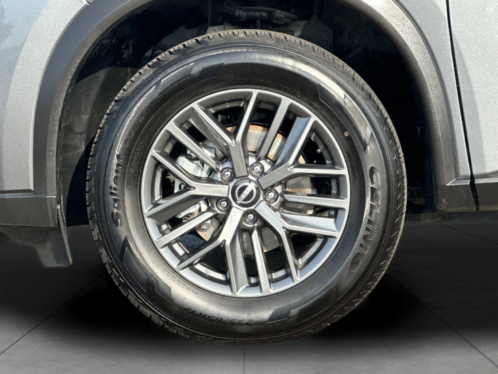 Used 2024 Nissan Rogue S image 24