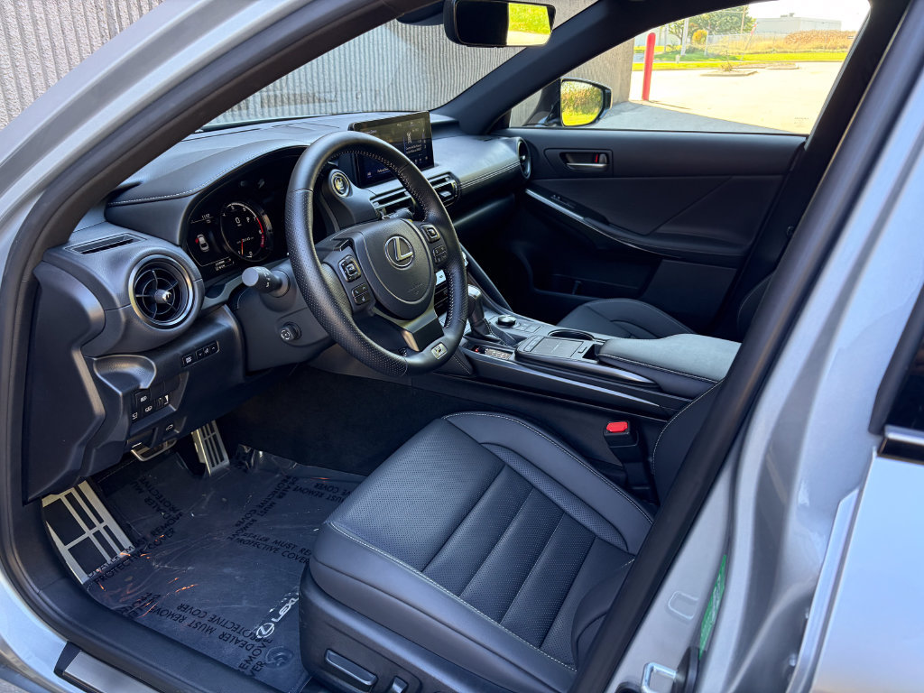 Used 2024 Lexus IS 500 RWD image 10