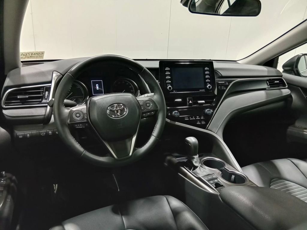 Used 2022 Toyota Camry SE w/ Cold Weather Package FWD image 14