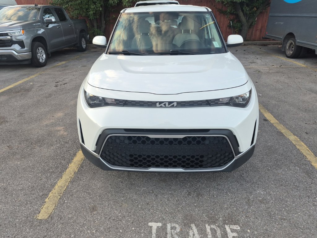 Used 2024 Kia Soul LX w/ LX Technology Package FWD image 27