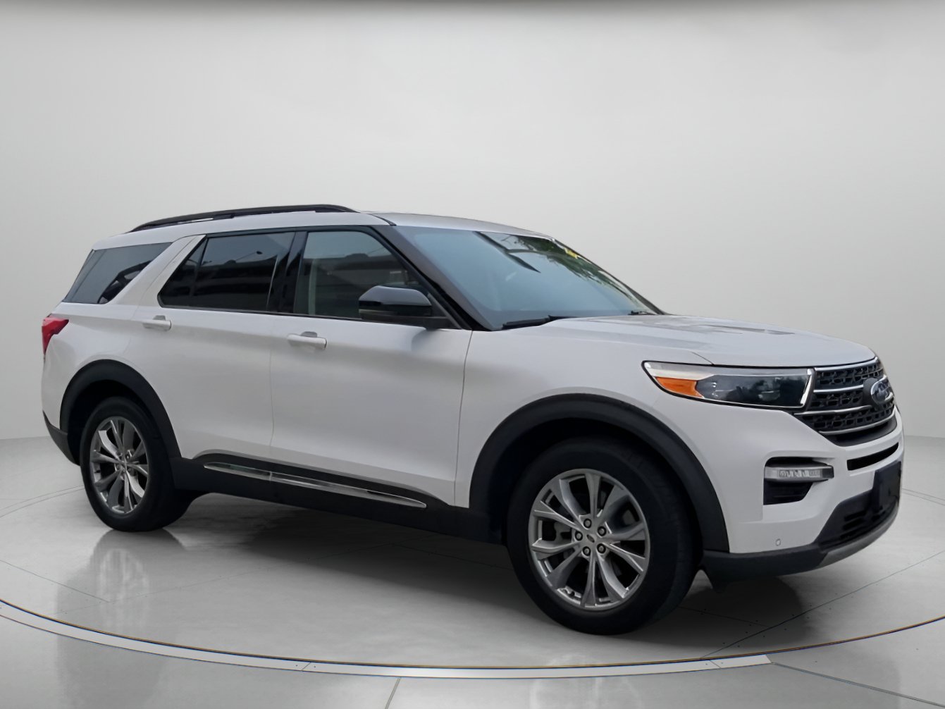 Certified 2023 Ford Explorer XLT w/ Equipment Group 202A RWD image 36