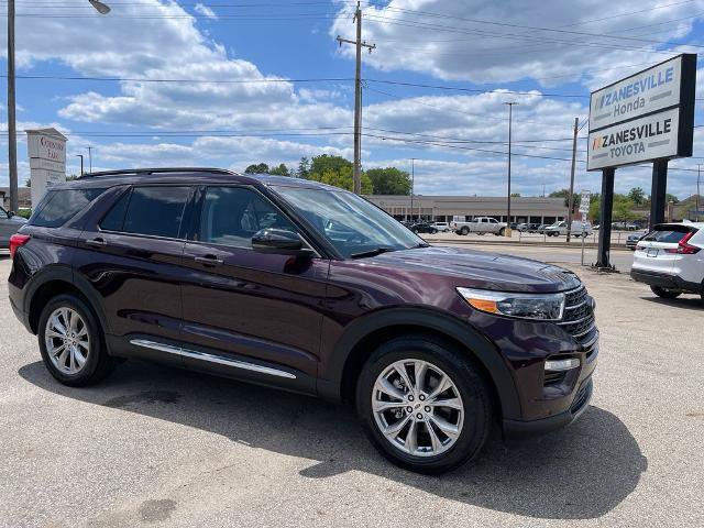 Certified 2023 Ford Explorer XLT w/ Equipment Group 202A AWD/4WD image 1