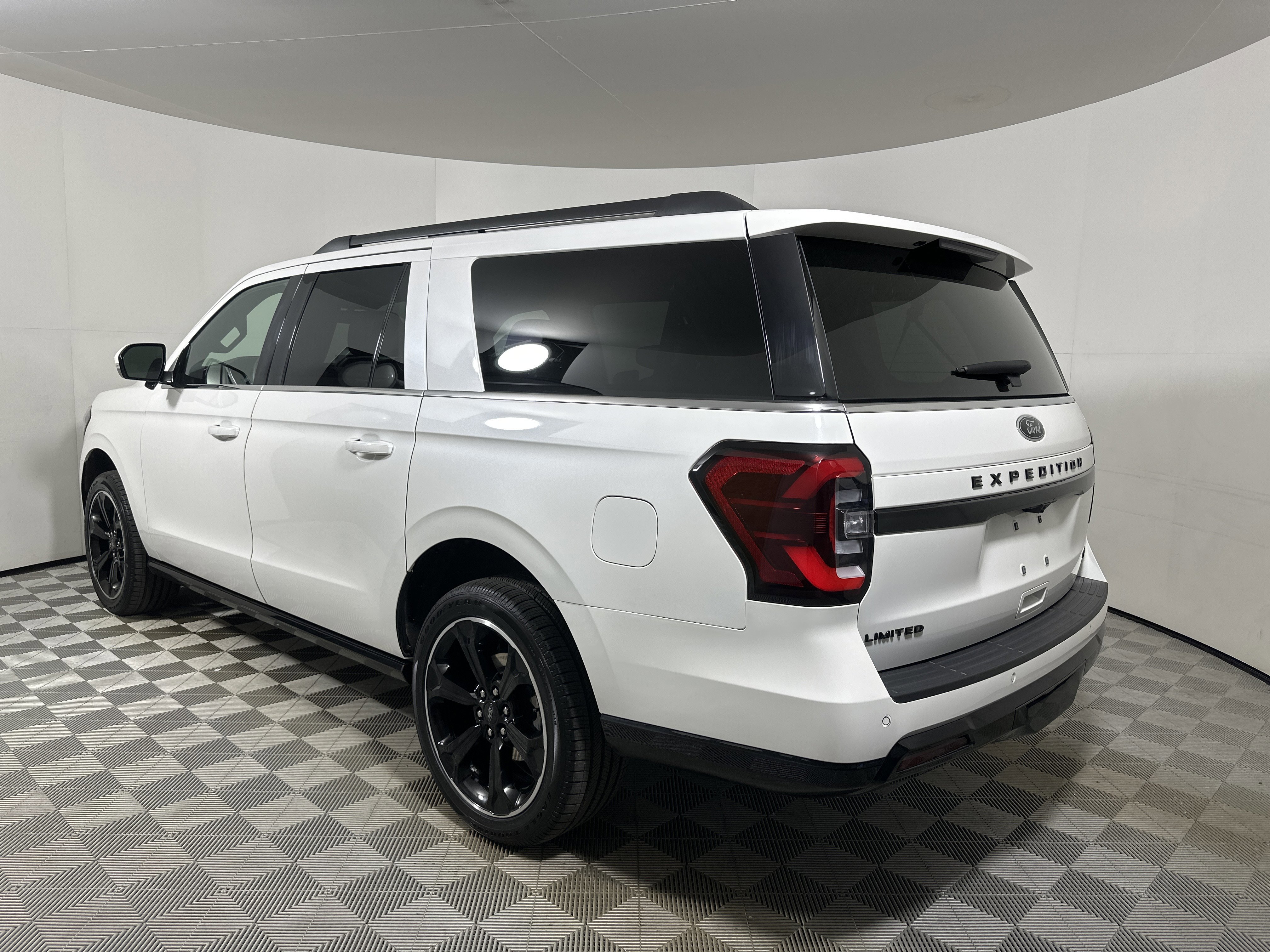 Certified 2024 Ford Expedition Max Limited image 3