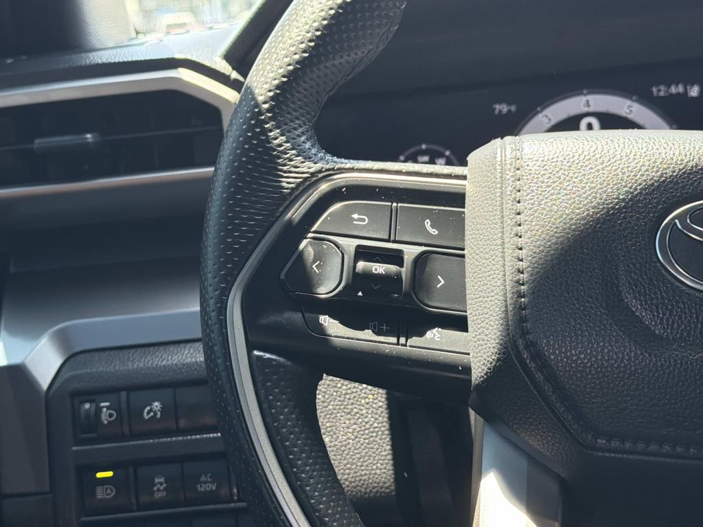 Used 2025 Toyota Tacoma TRD Off-Road AWD/4WD image 12