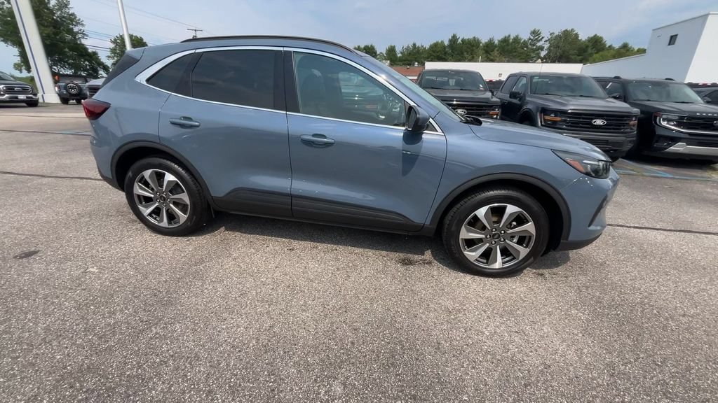 Certified 2025 Ford Escape Platinum AWD/4WD image 20