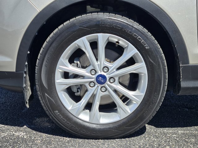 Certified 2017 Ford Escape SE w/ Equipment Group 201A image 11