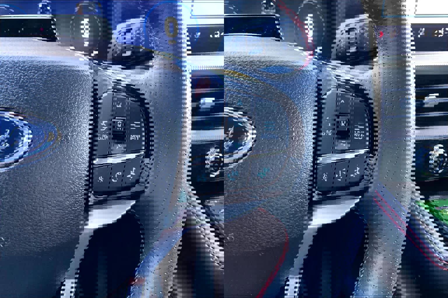 Certified 2025 Ford Explorer ST-Line w/ ST-Line Street Pack image 23