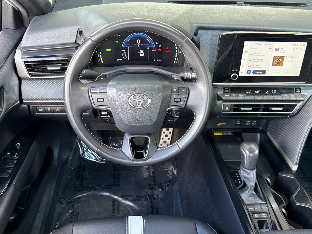 Used 2025 Toyota Camry SE FWD image 13