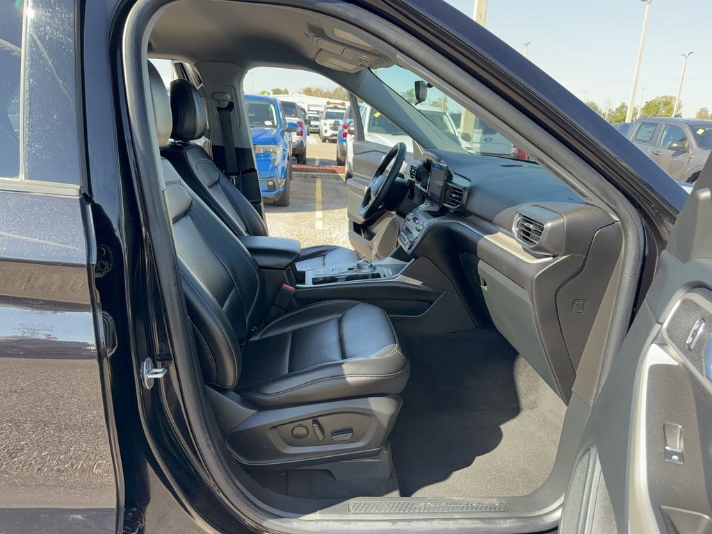 Certified 2023 Ford Explorer XLT w/ Equipment Group 202A image 14