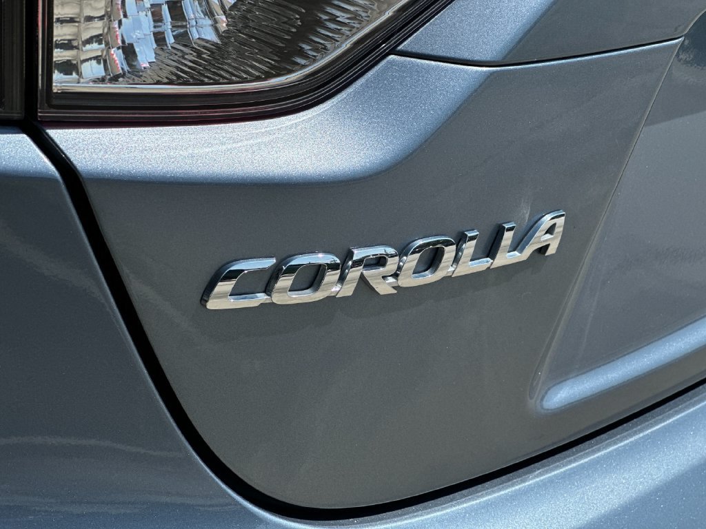 Used 2025 Toyota Corolla LE FWD image 25