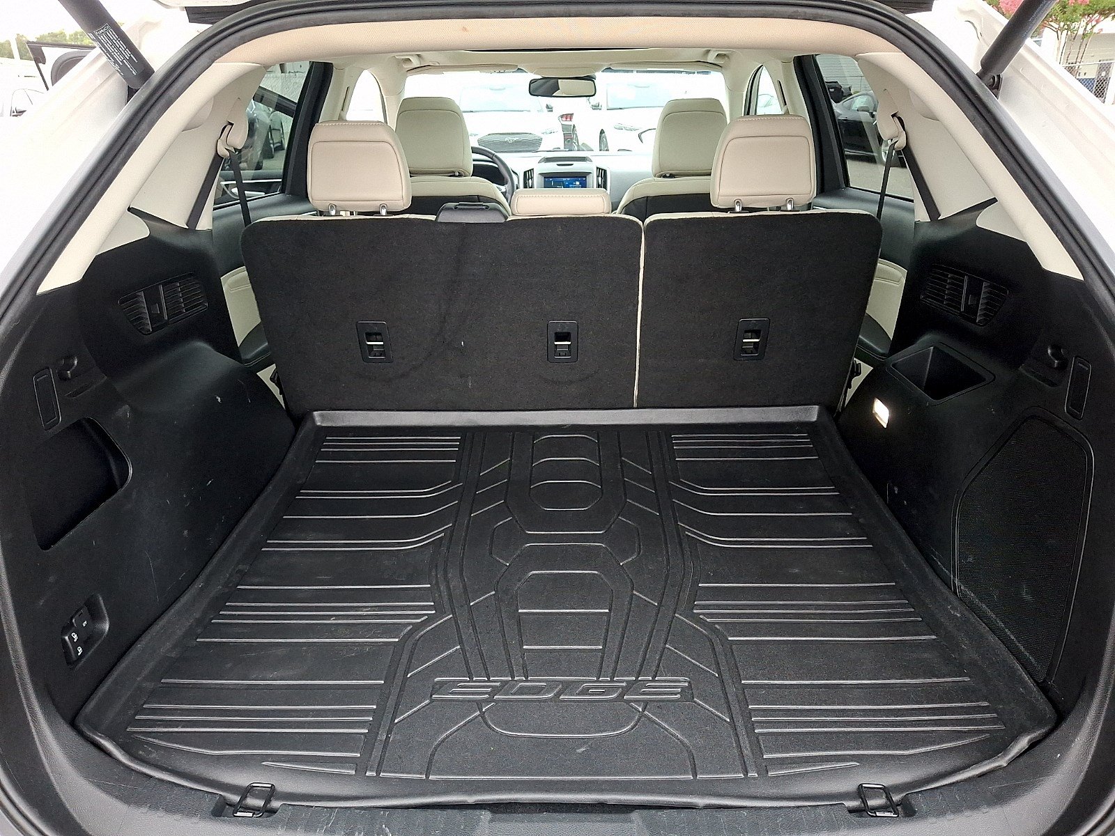 Certified 2020 Ford Edge Titanium FWD image 28