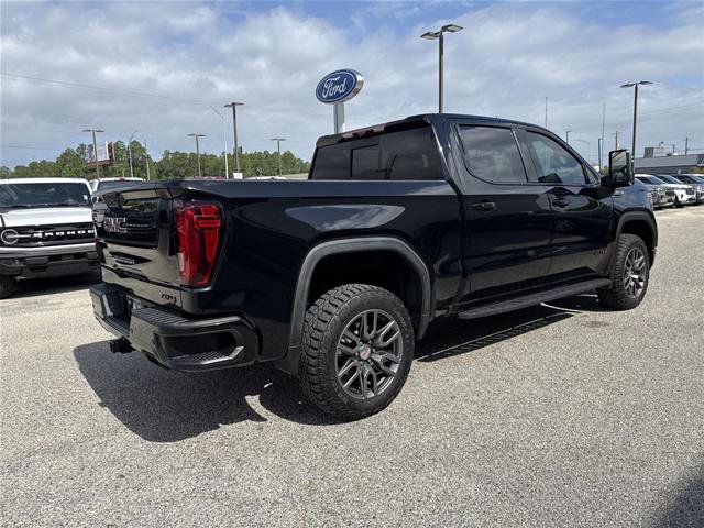 Used 2021 GMC Sierra 1500 AT4 w/ AT4 Value Package AWD/4WD image 3