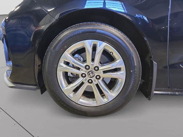 Used 2023 Toyota Sienna XSE w/ XSE Plus Package AWD/4WD image 18