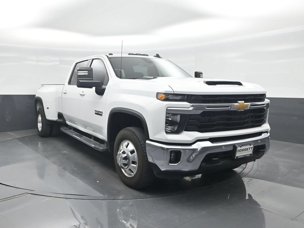 Used 2026 Chevrolet Silverado 3500 LT w/ Texas Edition AWD/4WD image 8