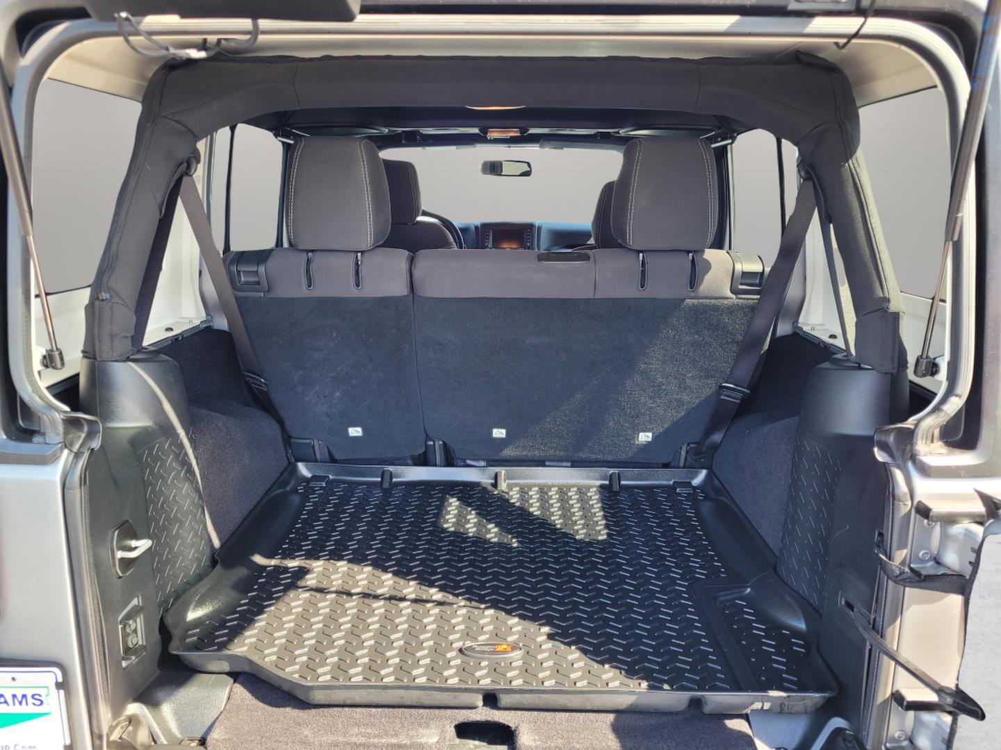 Used 2017 Jeep Wrangler Unlimited Sahara AWD/4WD image 25