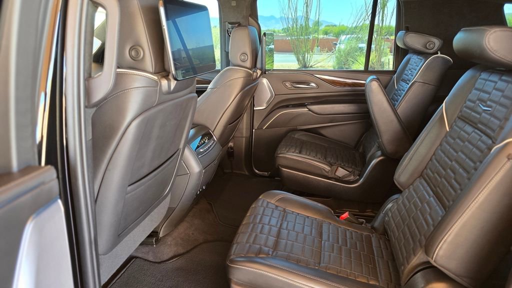 Used 2023 Cadillac Escalade ESV Sport Platinum AWD/4WD image 25
