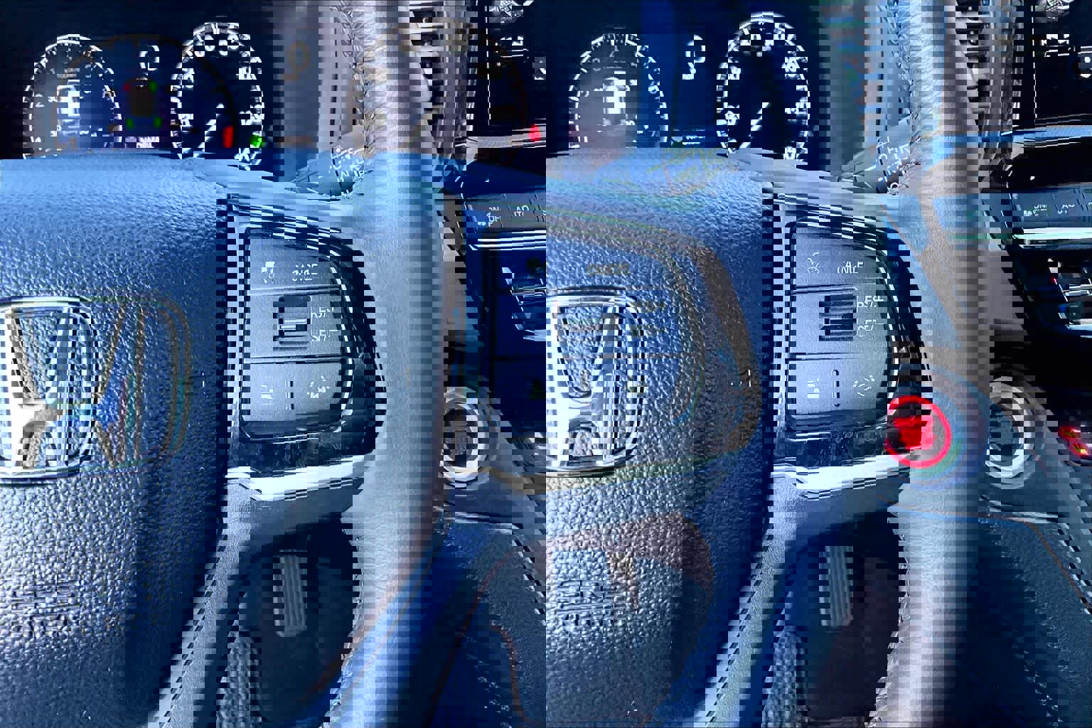 Used 2025 Honda Odyssey EX-L image 23