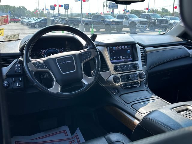 Used 2020 GMC Yukon XL Denali w/ Denali Premium Package AWD/4WD image 12