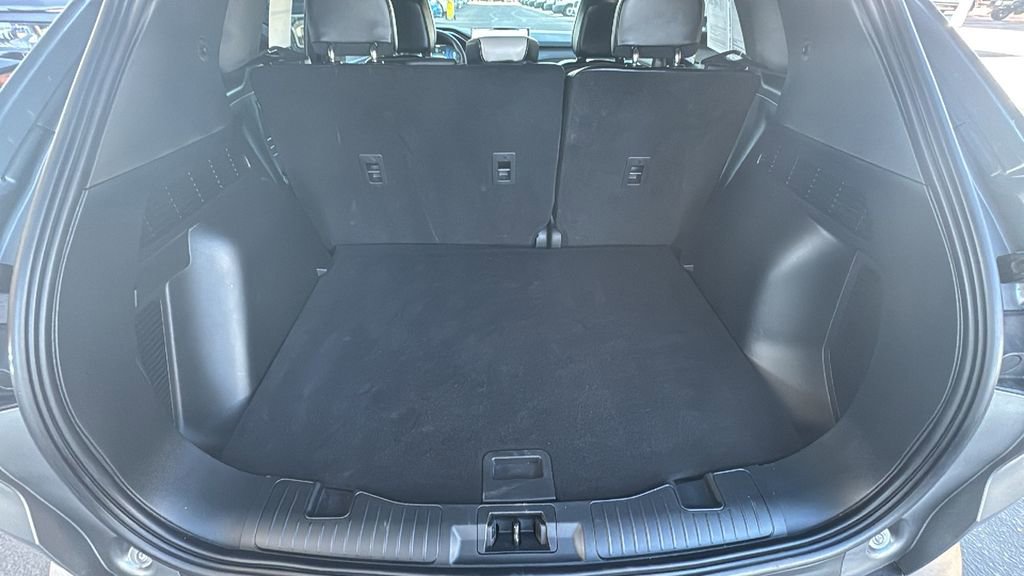 Certified 2025 Ford Escape Platinum image 24