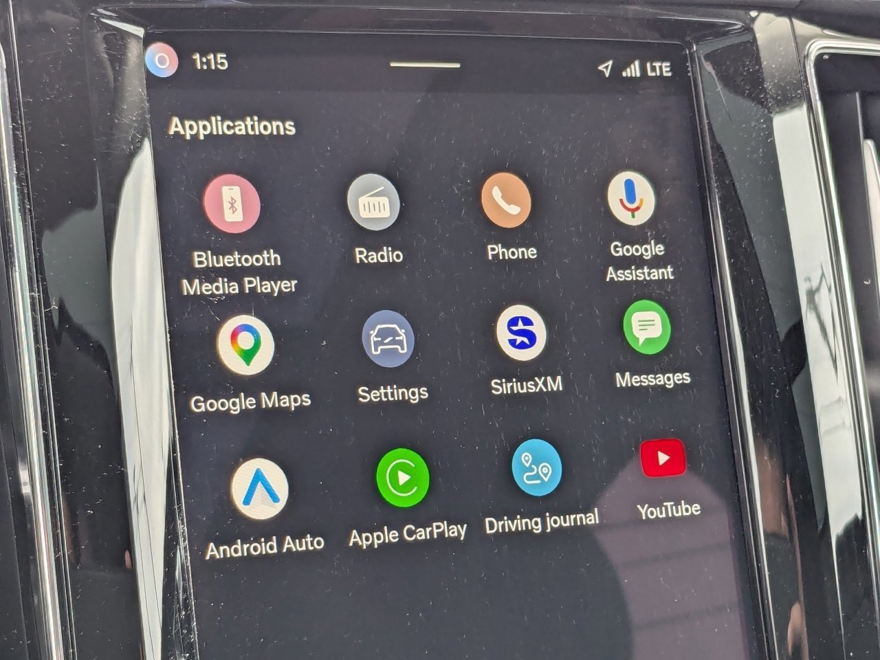 Used 2024 Volvo XC60 B5 Plus image 27