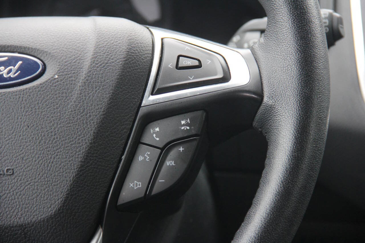 Certified 2022 Ford Edge Titanium image 23