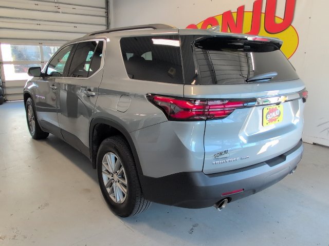 Used 2023 Chevrolet Traverse LT AWD/4WD image 3