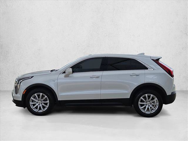 Used 2022 Cadillac XT4 Luxury w/ Cold Weather Package FWD image 9