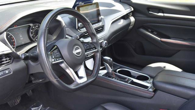 Used 2024 Nissan Altima 2.5 SR FWD image 13