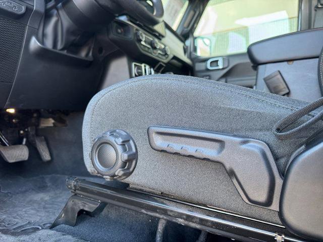 Used 2025 Jeep Wrangler Unlimited Sport AWD/4WD image 21