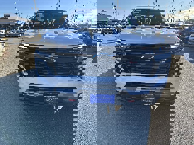 Used 2024 Chevrolet Colorado Z71 w/ Z71 Convenience Package 2 image 6