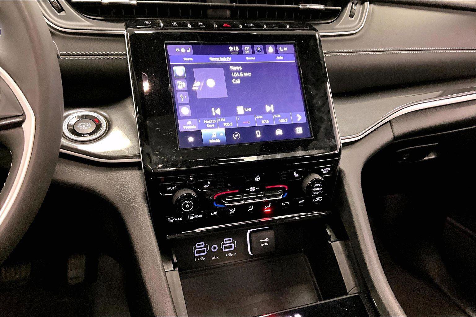 Used 2023 Jeep Grand Cherokee L Laredo image 6