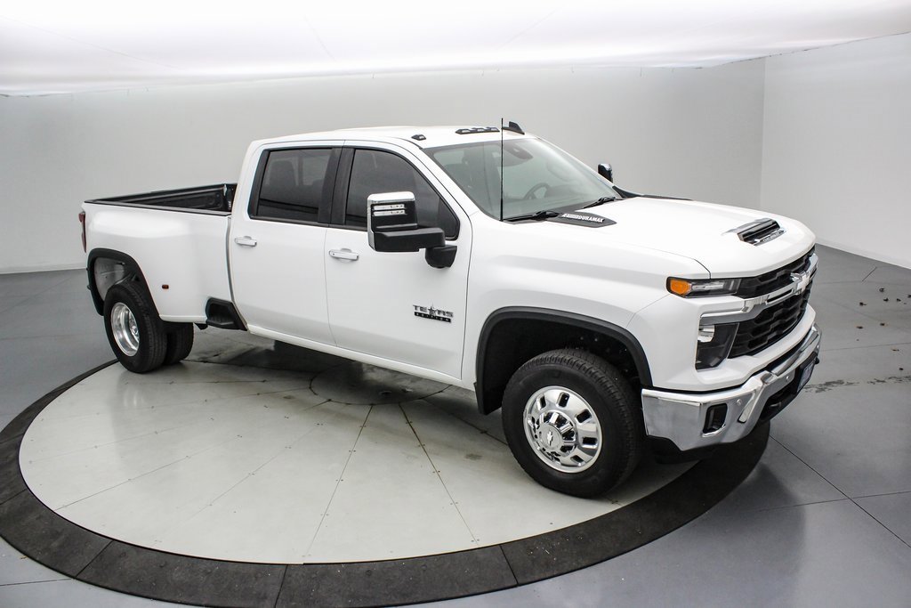 Used 2025 Chevrolet Silverado 3500 LT w/ Texas Edition image 2