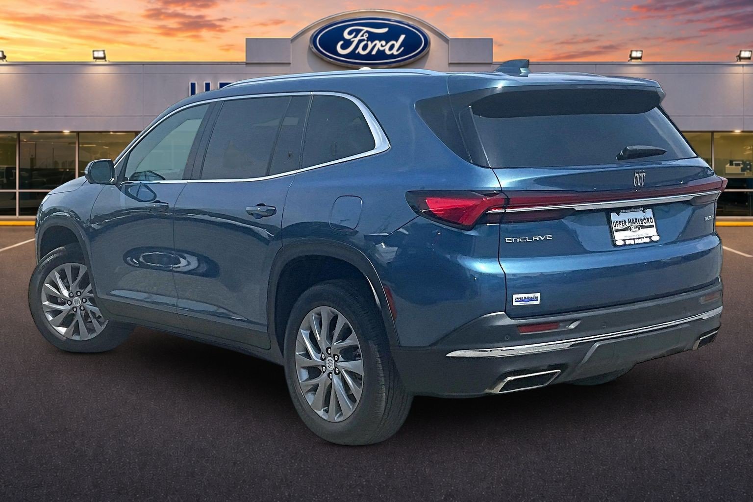 Used 2025 Buick Enclave Preferred FWD image 2