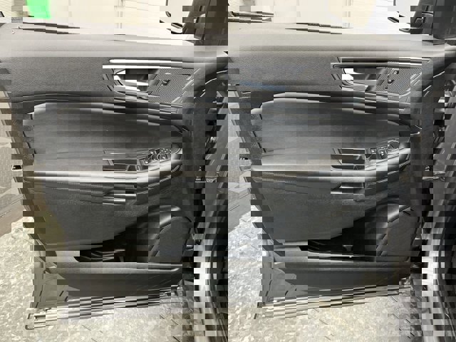 Certified 2024 Ford Edge SE w/ Cargo Accessory Package image 15