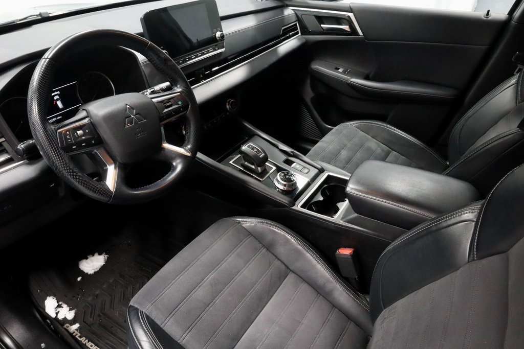 Used 2022 Mitsubishi Outlander SE image 21