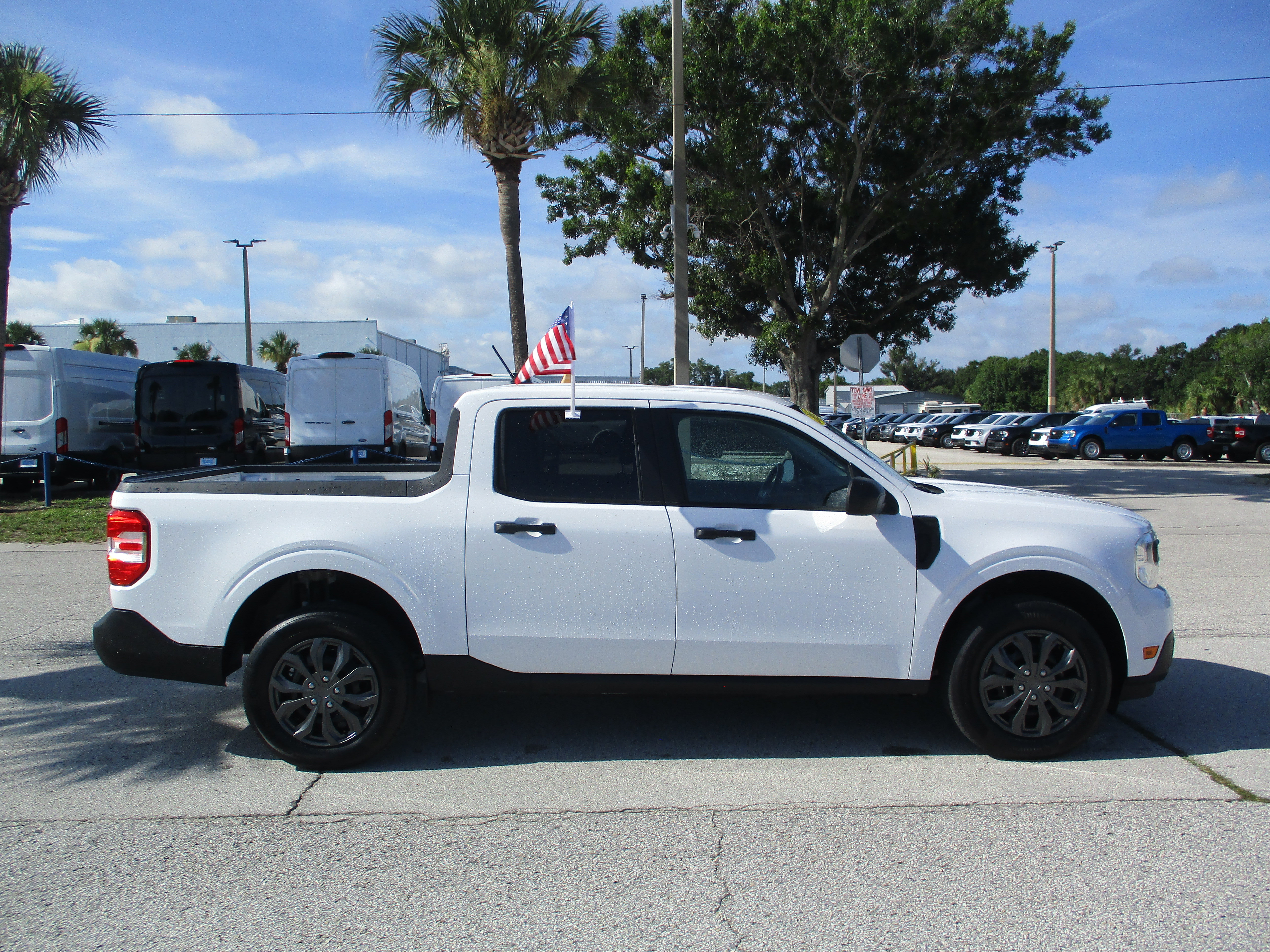 Certified 2023 Ford Maverick XL FWD image 8