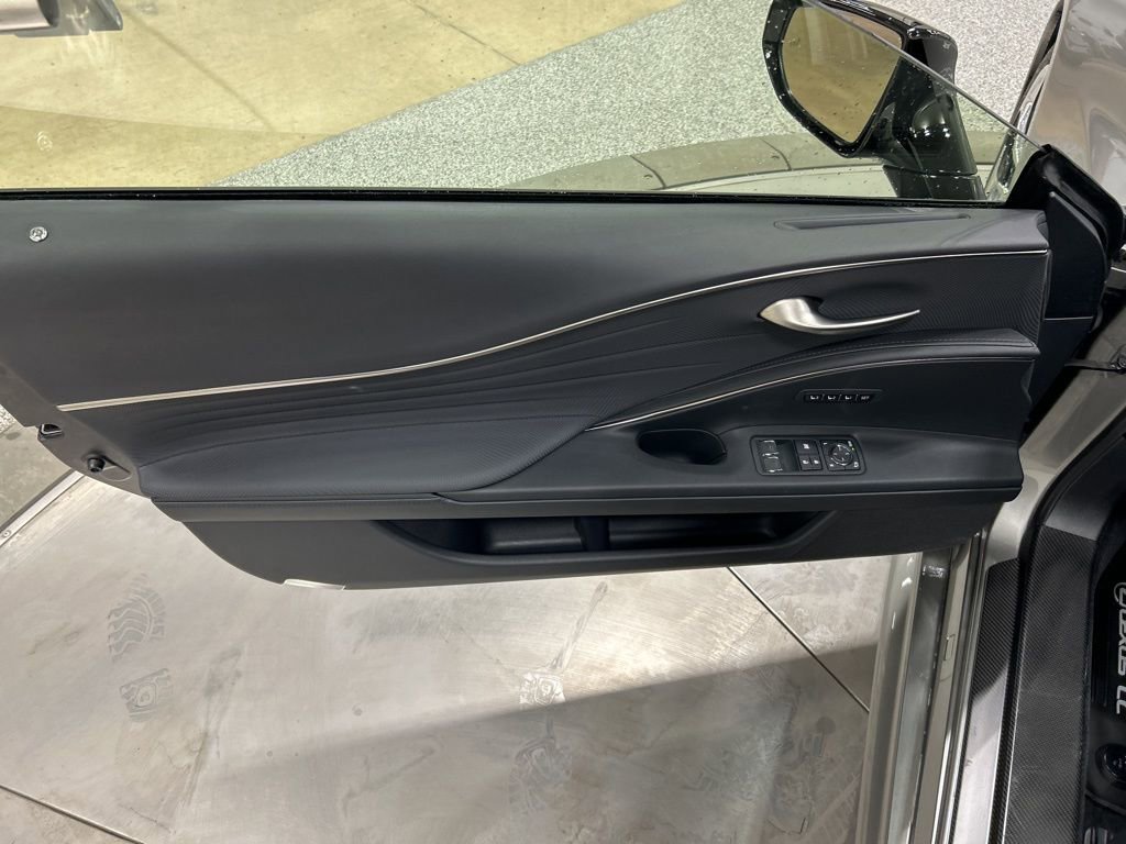 Used 2021 Lexus LC 500 Convertible w/ Touring Package image 13