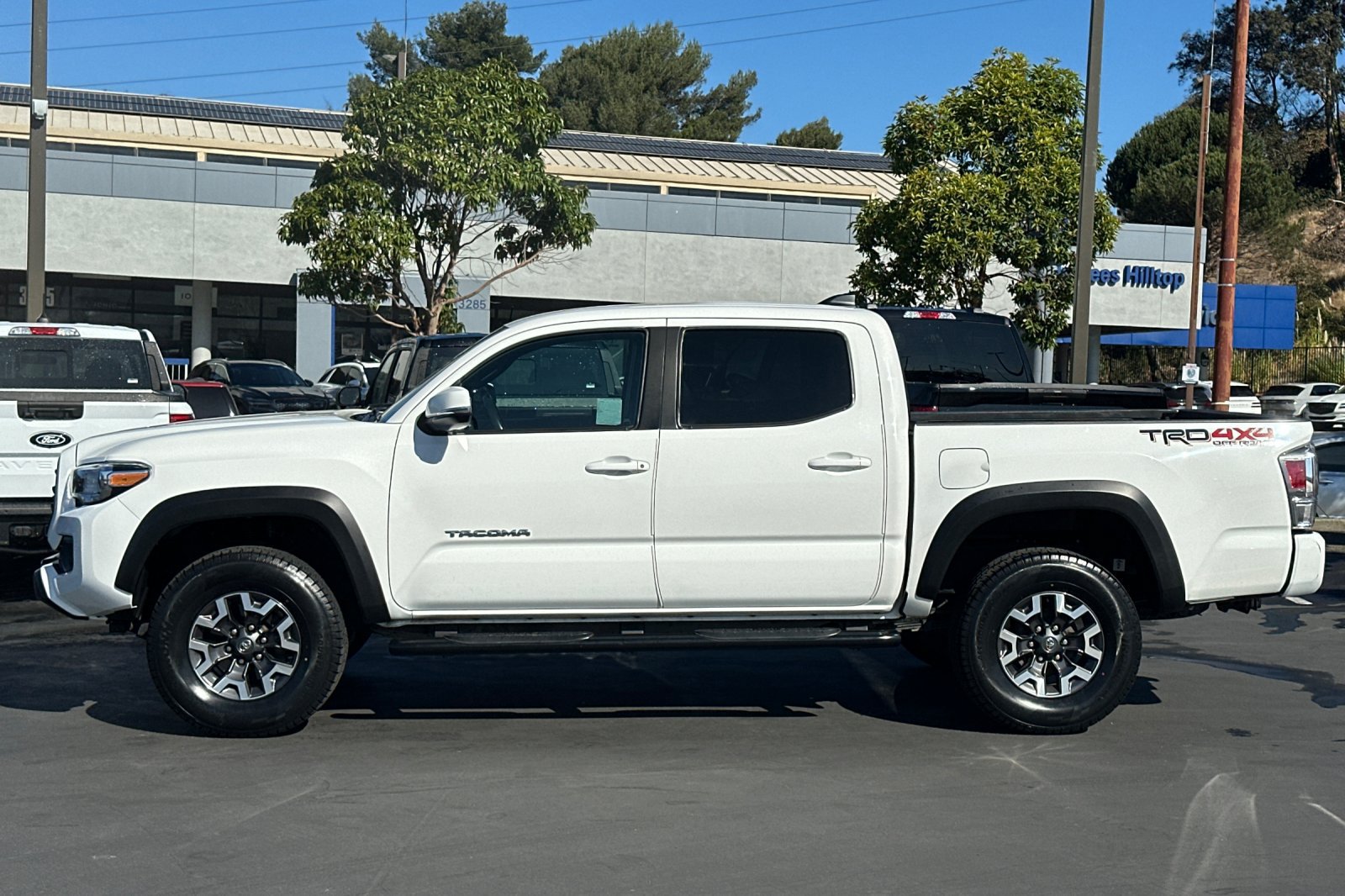 Used 2021 Toyota Tacoma TRD Off-Road w/ Technology Package AWD/4WD image 10