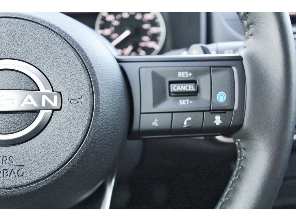 Used 2024 Nissan Rogue SV w/ SV Premium Package FWD image 19