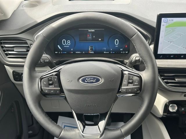 Certified 2024 Ford Escape Platinum w/ Premium Technology Package AWD/4WD image 19