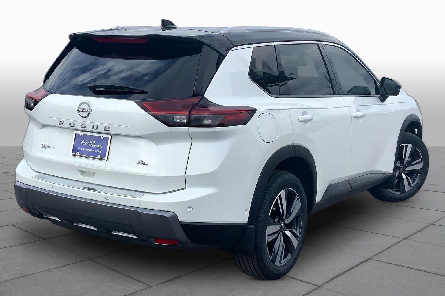 Used 2024 Nissan Rogue SL w/ SL Premium Package FWD image 13