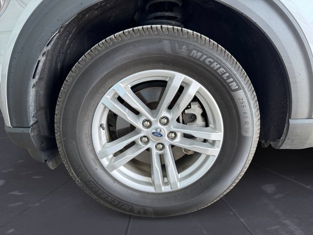 Certified 2022 Ford Explorer XLT w/ Equipment Group 202A AWD/4WD image 14